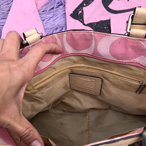 Authentic Coach patchwork purse - Picture 3 of 5